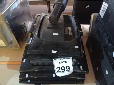 LOTE 299 - 07 MONITORES LCD MARCAS E MODELOS DIVERSOS P/RETIRADA DE PEÇAS. (NO ESTADO) ATENÇÃO! FAZER A VISITAÇÃO ANTES DE ARREMATAR, NÃO SABEMOS SE FUNCIONA. LEILÃO NÃO TEM GARANTIA E NEM DEVOLUÇÃO, SUJEITO A POSSÍVEIS AVARIAS VISÍVEIS/OCULTAS E/OU AUSÊNCIA DE COMPONENTES.