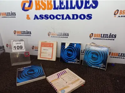 LOTE 109 - 05 FITAS P/GRAVADOR DE ROLOS ANTIGAS. (NO ESTADO) ATENÇÃO! FAZER A VISITAÇÃO ANTES DE ARREMATAR, NÃO SABEMOS SE FUNCIONA. LEILÃO NÃO TEM GARANTIA E NEM DEVOLUÇÃO, SUJEITO A POSSÍVEIS AVARIAS VISÍVEIS/OCULTAS E/OU AUSÊNCIA DE COMPONENTES.