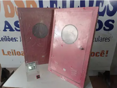LOTE 137 - 02 CAIXAS DE FERRO P/MANGUEIRAS DE INCÊNDIO. (NO ESTADO) ATENÇÃO! FAZER A VISITAÇÃO ANTES DE ARREMATAR, NÃO SABEMOS SE FUNCIONA. LEILÃO NÃO TEM GARANTIA E NEM DEVOLUÇÃO, SUJEITO A POSSÍVEIS AVARIAS VISÍVEIS/OCULTAS E/OU AUSÊNCIA DE COMPONENTES.