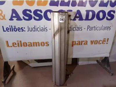 LOTE 047 - 01 PORTA DE ROLAR DE FERRO. (NO ESTADO) ATENÇÃO! FAZER A VISITAÇÃO ANTES DE ARREMATAR, NÃO SABEMOS SE FUNCIONA. LEILÃO NÃO TEM GARANTIA E NEM DEVOLUÇÃO, SUJEITO A POSSÍVEIS AVARIAS VISÍVEIS/OCULTAS E/OU AUSÊNCIA DE COMPONENTES.