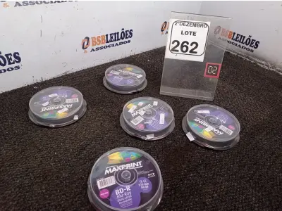 LOTE 262 - 01 LOTE C/APROXIMADAMENTE 100 MIDIAS BLURAY. (NO ESTADO) ATENÇÃO! FAZER A VISITAÇÃO ANTES DE ARREMATAR, NÃO SABEMOS SE FUNCIONA. LEILÃO NÃO TEM GARANTIA E NEM DEVOLUÇÃO, SUJEITO A POSSÍVEIS AVARIAS VISÍVEIS/OCULTAS E/OU AUSÊNCIA DE COMPONENTES.