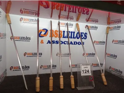LOTE 124 - 08 ESPETOS P/CHURRASCO DIVERSOS(NOVO). (NO ESTADO) ATENÇÃO! FAZER A VISITAÇÃO ANTES DE ARREMATAR, NÃO SABEMOS SE FUNCIONA. LEILÃO NÃO TEM GARANTIA E NEM DEVOLUÇÃO, SUJEITO A POSSÍVEIS AVARIAS VISÍVEIS/OCULTAS E/OU AUSÊNCIA DE COMPONENTES.