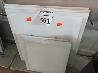 LOTE 561 - 07 PAINÉIS DE LED P/EMBUTIR. (NO ESTADO) ATENÇÃO! FAZER A VISITAÇÃO ANTES DE ARREMATAR, NÃO SABEMOS SE FUNCIONA. LEILÃO NÃO TEM GARANTIA E NEM DEVOLUÇÃO, SUJEITO A POSSÍVEIS AVARIAS VISÍVEIS/OCULTAS E/OU AUSÊNCIA DE COMPONENTES.