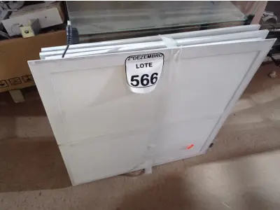 LOTE 566 - 06 PAINÉIS DE LED P/EMBUTIR. (NO ESTADO) ATENÇÃO! FAZER A VISITAÇÃO ANTES DE ARREMATAR, NÃO SABEMOS SE FUNCIONA. LEILÃO NÃO TEM GARANTIA E NEM DEVOLUÇÃO, SUJEITO A POSSÍVEIS AVARIAS VISÍVEIS/OCULTAS E/OU AUSÊNCIA DE COMPONENTES.