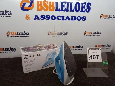 LOTE 407 - 01 FERRO A VAPOR DE PASSAR ROUPAS ELECTROLUX COR BRANCA C/ AZUL (NOVO). (NO ESTADO) ATENÇÃO! FAZER A VISITAÇÃO ANTES DE ARREMATAR, NÃO SABEMOS SE FUNCIONA. LEILÃO NÃO TEM GARANTIA E NEM DEVOLUÇÃO, SUJEITO A POSSÍVEIS AVARIAS VISÍVEIS/OCULTAS E/OU AUSÊNCIA DE COMPONENTES.