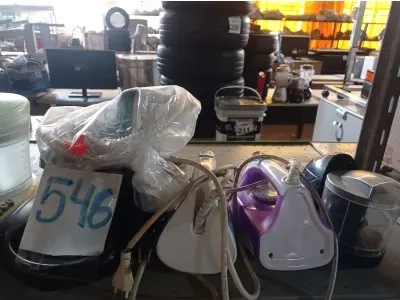 LOTE 546 - 02 FERROS DE PASSAR ROUPA, 02 SANDUICHEIRAS, 01 MULTIPROCESSADOR, 01 BATEDEIRA E MATERIAIS ELETRÔNICOS MARCAS E MODELOS DIVERSOS. (NO ESTADO) ATENÇÃO! FAZER A VISITAÇÃO ANTES DE ARREMATAR, NÃO SABEMOS SE FUNCIONA. LEILÃO NÃO TEM GARANTIA E NEM DEVOLUÇÃO, SUJEITO A POSSÍVEIS AVARIAS VISÍVEIS/OCULTAS E/OU AUSÊNCIA DE COMPONENTES.