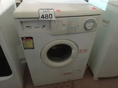 LOTE 480 - 01 MÁQUINA DE LAVAR 5KG MARCA ELECTROLUX 220V. (NO ESTADO) ATENÇÃO! FAZER A VISITAÇÃO ANTES DE ARREMATAR, NÃO SABEMOS SE FUNCIONA. LEILÃO NÃO TEM GARANTIA E NEM DEVOLUÇÃO, SUJEITO A POSSÍVEIS AVARIAS VISÍVEIS/OCULTAS E/OU AUSÊNCIA DE COMPONENTES.
