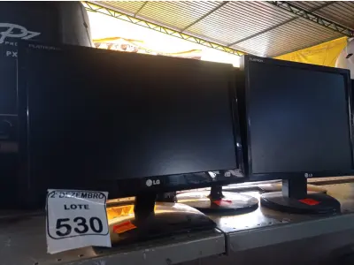 LOTE 530 - 04 MONITORES LCD MARCAS E MODELOS DIVERSOS. (NO ESTADO) ATENÇÃO! FAZER A VISITAÇÃO ANTES DE ARREMATAR, NÃO SABEMOS SE FUNCIONA. LEILÃO NÃO TEM GARANTIA E NEM DEVOLUÇÃO, SUJEITO A POSSÍVEIS AVARIAS VISÍVEIS/OCULTAS E/OU AUSÊNCIA DE COMPONENTES.