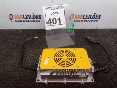 LOTE 401 - 01 CARREGADOR P/MOTO ELÉTRICA. (NO ESTADO) ATENÇÃO! FAZER A VISITAÇÃO ANTES DE ARREMATAR, NÃO SABEMOS SE FUNCIONA. LEILÃO NÃO TEM GARANTIA E NEM DEVOLUÇÃO, SUJEITO A POSSÍVEIS AVARIAS VISÍVEIS/OCULTAS E/OU AUSÊNCIA DE COMPONENTES.