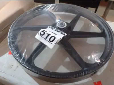 LOTE 510 - 01 RODA P/MOTO CG ARO “17 PARA QUALQUER CG (NOVO). (NO ESTADO) ATENÇÃO! FAZER A VISITAÇÃO ANTES DE ARREMATAR, NÃO SABEMOS SE FUNCIONA. LEILÃO NÃO TEM GARANTIA E NEM DEVOLUÇÃO, SUJEITO A POSSÍVEIS AVARIAS VISÍVEIS/OCULTAS E/OU AUSÊNCIA DE COMPONENTES.