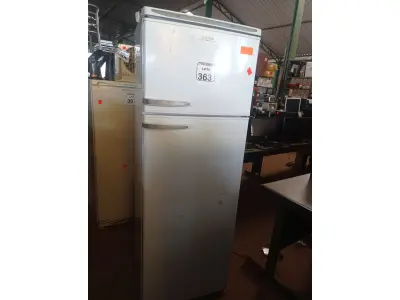 LOTE 363 - 01 GELADEIRA MARCA DACO 220V. (NO ESTADO) ATENÇÃO! FAZER A VISITAÇÃO ANTES DE ARREMATAR, NÃO SABEMOS SE FUNCIONA. LEILÃO NÃO TEM GARANTIA E NEM DEVOLUÇÃO, SUJEITO A POSSÍVEIS AVARIAS VISÍVEIS/OCULTAS E/OU AUSÊNCIA DE COMPONENTES.