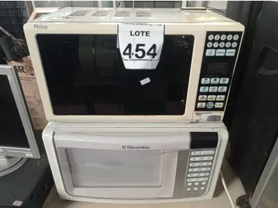 LOTE 454 - 02 MICRO-ONDAS MARCA ELECTROLUX E PHILCO. S/PRATO 0(NO ESTADO) ATENÇÃO! FAZER A VISITAÇÃO ANTES DE ARREMATAR, NÃO SABEMOS SE FUNCIONA. LEILÃO NÃO TEM GARANTIA E NEM DEVOLUÇÃO, SUJEITO A POSSÍVEIS AVARIAS VISÍVEIS/OCULTAS E/OU AUSÊNCIA DE COMPONENTES.