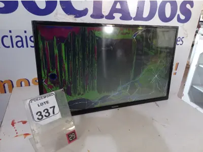 LOTE 337 - 01 TV 32” MARCA PANASONIC P/RETIRADA DE PEÇAS. (NO ESTADO) ATENÇÃO! FAZER A VISITAÇÃO ANTES DE ARREMATAR, NÃO SABEMOS SE FUNCIONA. LEILÃO NÃO TEM GARANTIA E NEM DEVOLUÇÃO, SUJEITO A POSSÍVEIS AVARIAS VISÍVEIS/OCULTAS E/OU AUSÊNCIA DE COMPONENTES.