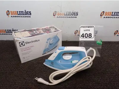 LOTE 408 - 01 FERRO A VAPOR P/ PASSAR ROUPAS ELECTROLUX COR BRANCA C/AZUL (NOVO). (NO ESTADO) ATENÇÃO! FAZER A VISITAÇÃO ANTES DE ARREMATAR, NÃO SABEMOS SE FUNCIONA. LEILÃO NÃO TEM GARANTIA E NEM DEVOLUÇÃO, SUJEITO A POSSÍVEIS AVARIAS VISÍVEIS/OCULTAS E/OU AUSÊNCIA DE COMPONENTES.