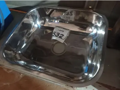 LOTE 532 - 01 CUBA EM AÇO INOX 400X340X140MM(NOVO). (NO ESTADO) ATENÇÃO! FAZER A VISITAÇÃO ANTES DE ARREMATAR, NÃO SABEMOS SE FUNCIONA. LEILÃO NÃO TEM GARANTIA E NEM DEVOLUÇÃO, SUJEITO A POSSÍVEIS AVARIAS VISÍVEIS/OCULTAS E/OU AUSÊNCIA DE COMPONENTES.