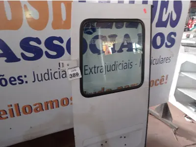 LOTE 389 - 01 PORTA DE VAN SPRINGER MERCEDES BENZ (NO ESTADO) ATENÇÃO! FAZER A VISITAÇÃO ANTES DE ARREMATAR, NÃO SABEMOS SE FUNCIONA. LEILÃO NÃO TEM GARANTIA E NEM DEVOLUÇÃO, SUJEITO A POSSÍVEIS AVARIAS VISÍVEIS/OCULTAS E/OU AUSÊNCIA DE COMPONENTES.