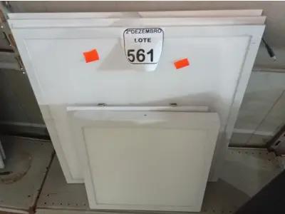 LOTE 561 - 07 PAINÉIS DE LED P/EMBUTIR. (NO ESTADO) ATENÇÃO! FAZER A VISITAÇÃO ANTES DE ARREMATAR, NÃO SABEMOS SE FUNCIONA. LEILÃO NÃO TEM GARANTIA E NEM DEVOLUÇÃO, SUJEITO A POSSÍVEIS AVARIAS VISÍVEIS/OCULTAS E/OU AUSÊNCIA DE COMPONENTES.