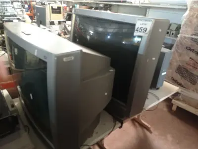 LOTE 459 - 03 TV’S DE TUBO ANTIGAS MARCAS E MODELOS DIVERSOS. (NO ESTADO) ATENÇÃO! FAZER A VISITAÇÃO ANTES DE ARREMATAR, NÃO SABEMOS SE FUNCIONA. LEILÃO NÃO TEM GARANTIA E NEM DEVOLUÇÃO, SUJEITO A POSSÍVEIS AVARIAS VISÍVEIS/OCULTAS E/OU AUSÊNCIA DE COMPONENTES.