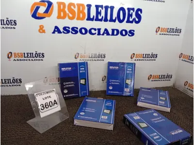 LOTE 360 - 05 REFLETORES LED AMBIENTE EXTERNO 100W. (NOVO), (NO ESTADO) ATENÇÃO! FAZER A VISITAÇÃO ANTES DE ARREMATAR, NÃO SABEMOS SE FUNCIONA. LEILÃO NÃO TEM GARANTIA E NEM DEVOLUÇÃO, SUJEITO A POSSÍVEIS AVARIAS VISÍVEIS/OCULTAS E/OU AUSÊNCIA DE COMPONENTES.