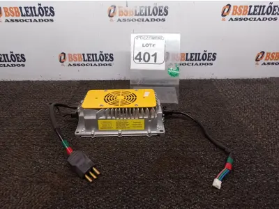 LOTE 401 - 01 CARREGADOR P/MOTO ELÉTRICA. (NO ESTADO) ATENÇÃO! FAZER A VISITAÇÃO ANTES DE ARREMATAR, NÃO SABEMOS SE FUNCIONA. LEILÃO NÃO TEM GARANTIA E NEM DEVOLUÇÃO, SUJEITO A POSSÍVEIS AVARIAS VISÍVEIS/OCULTAS E/OU AUSÊNCIA DE COMPONENTES.