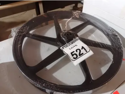 LOTE 521 - 01 RODA P/MOTO CG ARO “17 PARA QUALQUER CG (NOVO). (NO ESTADO) ATENÇÃO! FAZER A VISITAÇÃO ANTES DE ARREMATAR, NÃO SABEMOS SE FUNCIONA. LEILÃO NÃO TEM GARANTIA E NEM DEVOLUÇÃO, SUJEITO A POSSÍVEIS AVARIAS VISÍVEIS/OCULTAS E/OU AUSÊNCIA DE COMPONENTES.