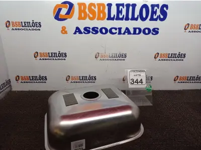 LOTE 344 - 01 CUBA INOX N3 ACO 430 3.1/2 40X34X14 FABRINOX (NO ESTADO) ATENÇÃO! FAZER A VISITAÇÃO ANTES DE ARREMATAR, NÃO SABEMOS SE FUNCIONA. LEILÃO NÃO TEM GARANTIA E NEM DEVOLUÇÃO, SUJEITO A POSSÍVEIS AVARIAS VISÍVEIS/OCULTAS E/OU AUSÊNCIA DE COMPONENTES.
