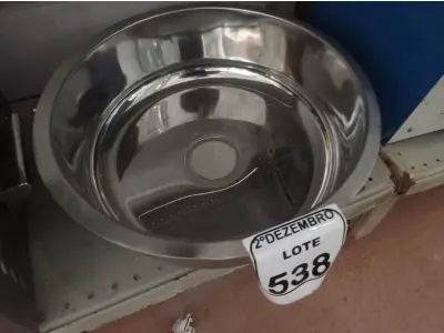 LOTE 538 - 01 CUBA EM AÇO INOX REDONDA (NOVO). (NO ESTADO) ATENÇÃO! FAZER A VISITAÇÃO ANTES DE ARREMATAR, NÃO SABEMOS SE FUNCIONA. LEILÃO NÃO TEM GARANTIA E NEM DEVOLUÇÃO, SUJEITO A POSSÍVEIS AVARIAS VISÍVEIS/OCULTAS E/OU AUSÊNCIA DE COMPONENTES.