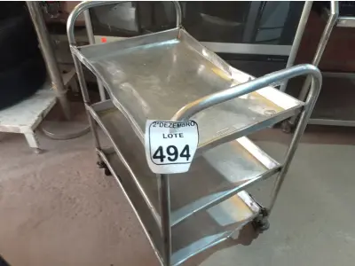 LOTE 494 - 01 CARRINHO EM INOX. (NO ESTADO) ATENÇÃO! FAZER A VISITAÇÃO ANTES DE ARREMATAR, NÃO SABEMOS SE FUNCIONA. LEILÃO NÃO TEM GARANTIA E NEM DEVOLUÇÃO, SUJEITO A POSSÍVEIS AVARIAS VISÍVEIS/OCULTAS E/OU AUSÊNCIA DE COMPONENTES.