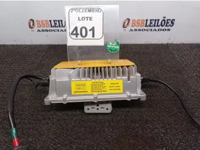 LOTE 401 - 01 CARREGADOR P/MOTO ELÉTRICA. (NO ESTADO) ATENÇÃO! FAZER A VISITAÇÃO ANTES DE ARREMATAR, NÃO SABEMOS SE FUNCIONA. LEILÃO NÃO TEM GARANTIA E NEM DEVOLUÇÃO, SUJEITO A POSSÍVEIS AVARIAS VISÍVEIS/OCULTAS E/OU AUSÊNCIA DE COMPONENTES.