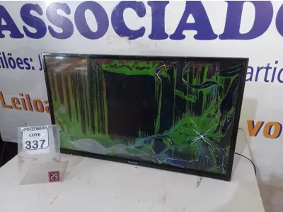 LOTE 337 - 01 TV 32” MARCA PANASONIC P/RETIRADA DE PEÇAS. (NO ESTADO) ATENÇÃO! FAZER A VISITAÇÃO ANTES DE ARREMATAR, NÃO SABEMOS SE FUNCIONA. LEILÃO NÃO TEM GARANTIA E NEM DEVOLUÇÃO, SUJEITO A POSSÍVEIS AVARIAS VISÍVEIS/OCULTAS E/OU AUSÊNCIA DE COMPONENTES.