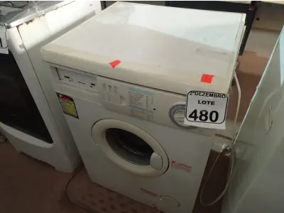 LOTE 480 - 01 MÁQUINA DE LAVAR 5KG MARCA ELECTROLUX 220V. (NO ESTADO) ATENÇÃO! FAZER A VISITAÇÃO ANTES DE ARREMATAR, NÃO SABEMOS SE FUNCIONA. LEILÃO NÃO TEM GARANTIA E NEM DEVOLUÇÃO, SUJEITO A POSSÍVEIS AVARIAS VISÍVEIS/OCULTAS E/OU AUSÊNCIA DE COMPONENTES.
