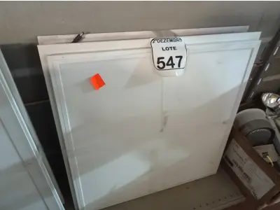 LOTE 547 - 05 PAINÉIS DE LED P/EMBUTIR. (NO ESTADO) ATENÇÃO! FAZER A VISITAÇÃO ANTES DE ARREMATAR, NÃO SABEMOS SE FUNCIONA. LEILÃO NÃO TEM GARANTIA E NEM DEVOLUÇÃO, SUJEITO A POSSÍVEIS AVARIAS VISÍVEIS/OCULTAS E/OU AUSÊNCIA DE COMPONENTES.