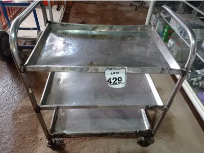 LOTE 429 - 01 CARRINHO EM INOX. (NO ESTADO) ATENÇÃO! FAZER A VISITAÇÃO ANTES DE ARREMATAR, NÃO SABEMOS SE FUNCIONA. LEILÃO NÃO TEM GARANTIA E NEM DEVOLUÇÃO, SUJEITO A POSSÍVEIS AVARIAS VISÍVEIS/OCULTAS E/OU AUSÊNCIA DE COMPONENTES.