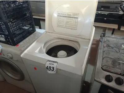 LOTE 483 - 01 MÁQUINA DE LAVAR MARCA BRASTEMP 10KG 110V. (NO ESTADO) ATENÇÃO! FAZER A VISITAÇÃO ANTES DE ARREMATAR, NÃO SABEMOS SE FUNCIONA. LEILÃO NÃO TEM GARANTIA E NEM DEVOLUÇÃO, SUJEITO A POSSÍVEIS AVARIAS VISÍVEIS/OCULTAS E/OU AUSÊNCIA DE COMPONENTES.