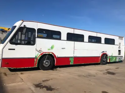 LOTE 008 - ITEM 8 : MOTORHOME MERCEDES BENZ, MODELO ALFA 12.000E, ANO 1999/2000, VERSÃO MOTORCASA, ,MOTOR MB 1621 INTERCULADO TURBINADO 211CV,SUSPENSÃO A AR, COMPRIMENTO MAX.12.60MTS, LARGURA MAX2.90MTS, ALTURA MAX3.10MTS, TARA 9.650KG, CAPACIDADE DE GARGA 8.350KG,OBS: DOCUMENTADO MOTORCASA 27PASSAGEIROS DE FABRICA., BAIXA QUILOMETRAGEM FOI ADQUIRIDO DO GOVERNO DO DISTRITO FEDERAL, (OBS: DOCUMENTAÇÃO EM MEU NOME MOTOR CASA, (NO ESTADO) (AGENDAR VISITAÇÃO NO DF.)