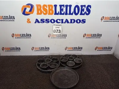 LOTE 073 - 01 JOGO SOBREMESA. (NO ESTADO) ATENÇÃO! FAZER A VISITAÇÃO ANTES DE ARREMATAR, NÃO SABEMOS SE FUNCIONA. LEILÃO NÃO TEM GARANTIA E NEM DEVOLUÇÃO, SUJEITO A POSSÍVEIS AVARIAS VISÍVEIS/OCULTAS E/OU AUSÊNCIA DE COMPONENTES.