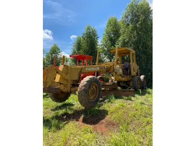 LOTE 002 - ITEM 2 - MOTONIVELADORA FIATALLIS FG70 , ANO 1989, MOTOR MERCEDES, MÁQUINA OPERACIONAL, VALOR MERCADO : 100 A 135 MIL (NO ESTADO) (VISITAÇÃO ABADIÂNIA–GOIÁS) (CONTATO: 62-999250338)