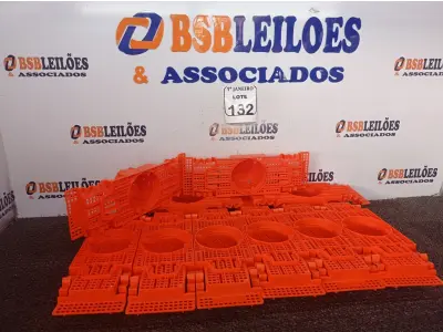 LOTE 132 - 10 PEÇAS DE CAIXA DE LUZ OCTOGONAL COM SUPORTE PARA LAJOTA. (NOVO) (NO ESTADO) ATENÇÃO! FAZER A VISITAÇÃO ANTES DE ARREMATAR, NÃO SABEMOS SE FUNCIONA. LEILÃO NÃO TEM GARANTIA E NEM DEVOLUÇÃO, SUJEITO A POSSÍVEIS AVARIAS VISÍVEIS/OCULTAS E/OU AUSÊNCIA DE COMPONENTES.