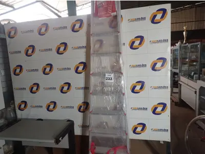 LOTE 233 - 01 ESCADA DE ALUMÍNIO C/09 DEGRAUS. (NO ESTADO) ATENÇÃO! FAZER A VISITAÇÃO ANTES DE ARREMATAR, NÃO SABEMOS SE FUNCIONA. LEILÃO NÃO TEM GARANTIA E NEM DEVOLUÇÃO, SUJEITO A POSSÍVEIS AVARIAS VISÍVEIS/OCULTAS E/OU AUSÊNCIA DE COMPONENTES.
