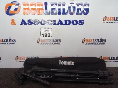 LOTE 182 - 01 TRIPÉ P/CÂMERA FOTOGRÁFICA MARCA TOMATE MODELO MTG-3016. (NO ESTADO) ATENÇÃO! FAZER A VISITAÇÃO ANTES DE ARREMATAR, NÃO SABEMOS SE FUNCIONA. LEILÃO NÃO TEM GARANTIA E NEM DEVOLUÇÃO, SUJEITO A POSSÍVEIS AVARIAS VISÍVEIS/OCULTAS E/OU AUSÊNCIA DE COMPONENTES.