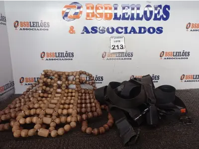 LOTE 213 - 08 CINTOS DE SEGURANÇA E 01 CAPA P/BANCO EM BOLINHAS. (NO ESTADO) ATENÇÃO! FAZER A VISITAÇÃO ANTES DE ARREMATAR, NÃO SABEMOS SE FUNCIONA. LEILÃO NÃO TEM GARANTIA E NEM DEVOLUÇÃO, SUJEITO A POSSÍVEIS AVARIAS VISÍVEIS/OCULTAS E/OU AUSÊNCIA DE COMPONENTES.
