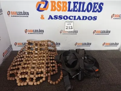 LOTE 213 - 08 CINTOS DE SEGURANÇA E 01 CAPA P/BANCO EM BOLINHAS. (NO ESTADO) ATENÇÃO! FAZER A VISITAÇÃO ANTES DE ARREMATAR, NÃO SABEMOS SE FUNCIONA. LEILÃO NÃO TEM GARANTIA E NEM DEVOLUÇÃO, SUJEITO A POSSÍVEIS AVARIAS VISÍVEIS/OCULTAS E/OU AUSÊNCIA DE COMPONENTES.