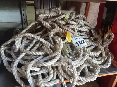 LOTE 102 - 01 LOTE COM CORDAS PARA RAPEL. (NO ESTADO) ATENÇÃO! FAZER A VISITAÇÃO ANTES DE ARREMATAR, NÃO SABEMOS SE FUNCIONA. LEILÃO NÃO TEM GARANTIA E NEM DEVOLUÇÃO, SUJEITO A POSSÍVEIS AVARIAS VISÍVEIS/OCULTAS E/OU AUSÊNCIA DE COMPONENTES.