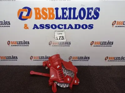 LOTE 173 - 01 DEBULHADOR DE MILHO MARCA BOTINI. (NO ESTADO) ATENÇÃO! FAZER A VISITAÇÃO ANTES DE ARREMATAR, NÃO SABEMOS SE FUNCIONA. LEILÃO NÃO TEM GARANTIA E NEM DEVOLUÇÃO, SUJEITO A POSSÍVEIS AVARIAS VISÍVEIS/OCULTAS E/OU AUSÊNCIA DE COMPONENTES.