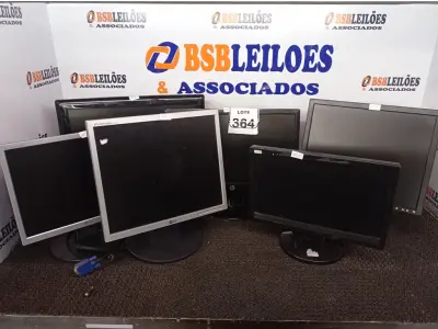 LOTE 364 - 06 MONITORES LCD MARCAS E MODELOS DIVERSOS. (NO ESTADO) ATENÇÃO! FAZER A VISITAÇÃO ANTES DE ARREMATAR, NÃO SABEMOS SE FUNCIONA. LEILÃO NÃO TEM GARANTIA E NEM DEVOLUÇÃO, SUJEITO A POSSÍVEIS AVARIAS VISÍVEIS/OCULTAS E/OU AUSÊNCIA DE COMPONENTES.