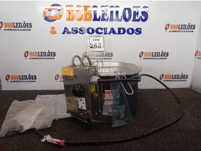 LOTE 283 - 01 FRITADEIRA ELÉTRICA EM INOX MARCA VENÂNCIO. (NO ESTADO) ATENÇÃO! FAZER A VISITAÇÃO ANTES DE ARREMATAR, NÃO SABEMOS SE FUNCIONA. LEILÃO NÃO TEM GARANTIA E NEM DEVOLUÇÃO, SUJEITO A POSSÍVEIS AVARIAS VISÍVEIS/OCULTAS E/OU AUSÊNCIA DE COMPONENTES.