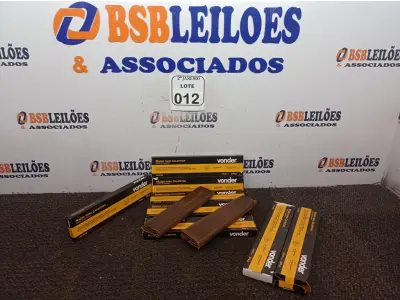 LOTE 012 - 08 MASSAS PARA CALAFETAR MARCA VONDER (NOVO). (NO ESTADO) ATENÇÃO! FAZER A VISITAÇÃO ANTES DE ARREMATAR, NÃO SABEMOS SE FUNCIONA. LEILÃO NÃO TEM GARANTIA E NEM DEVOLUÇÃO, SUJEITO A POSSÍVEIS AVARIAS VISÍVEIS/OCULTAS E/OU AUSÊNCIA DE COMPONENTES.