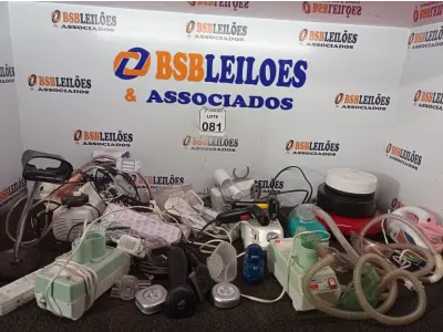 LOTE 081 - 01 LOTE C/ VÁRIOS LEITORES DE CÓDIGOS DE BARRA, LUMINÁRIAS E MATERIAIS DIVERSOS. (NO ESTADO) ATENÇÃO! FAZER A VISITAÇÃO ANTES DE ARREMATAR, NÃO SABEMOS SE FUNCIONA. LEILÃO NÃO TEM GARANTIA E NEM DEVOLUÇÃO, SUJEITO A POSSÍVEIS AVARIAS VISÍVEIS/OCULTAS E/OU AUSÊNCIA DE COMPONENTES.