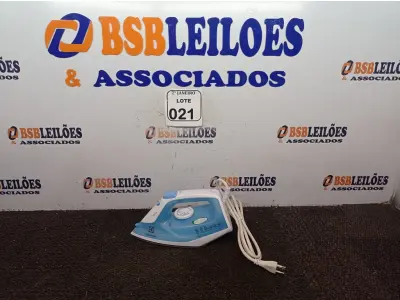 LOTE 021 - 01 FERRO A VAPOR P/ PASSAR ROUPAS ELECTROLUX COR BRANCA C/AZUL (NOVO). (NO ESTADO) ATENÇÃO! FAZER A VISITAÇÃO ANTES DE ARREMATAR, NÃO SABEMOS SE FUNCIONA. LEILÃO NÃO TEM GARANTIA E NEM DEVOLUÇÃO, SUJEITO A POSSÍVEIS AVARIAS VISÍVEIS/OCULTAS E/OU AUSÊNCIA DE COMPONENTES.