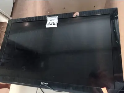 LOTE 436 - 01 TV 40” MARCA SONY. (NO ESTADO) ATENÇÃO! FAZER A VISITAÇÃO ANTES DE ARREMATAR, NÃO SABEMOS SE FUNCIONA. LEILÃO NÃO TEM GARANTIA E NEM DEVOLUÇÃO, SUJEITO A POSSÍVEIS AVARIAS VISÍVEIS/OCULTAS E/OU AUSÊNCIA DE COMPONENTES.